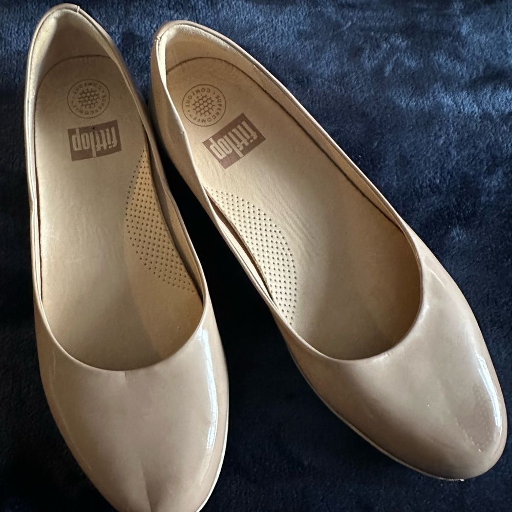 Fillip Nude  Patent leather Flat slides Women's Shoes - Picture 2 of 15